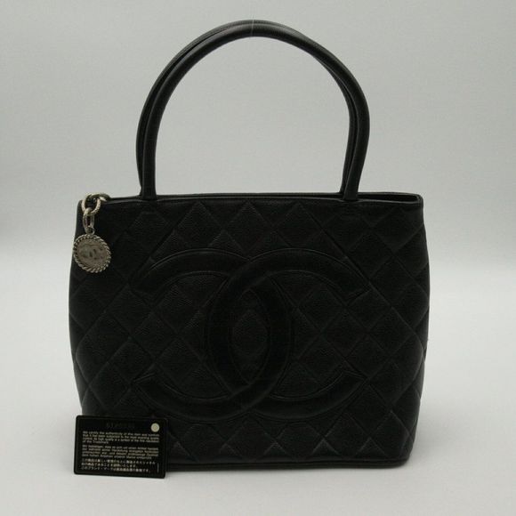 Chanel Caviar Skin Grained Calf Black Shoulder Bag - Picture 5 of 10